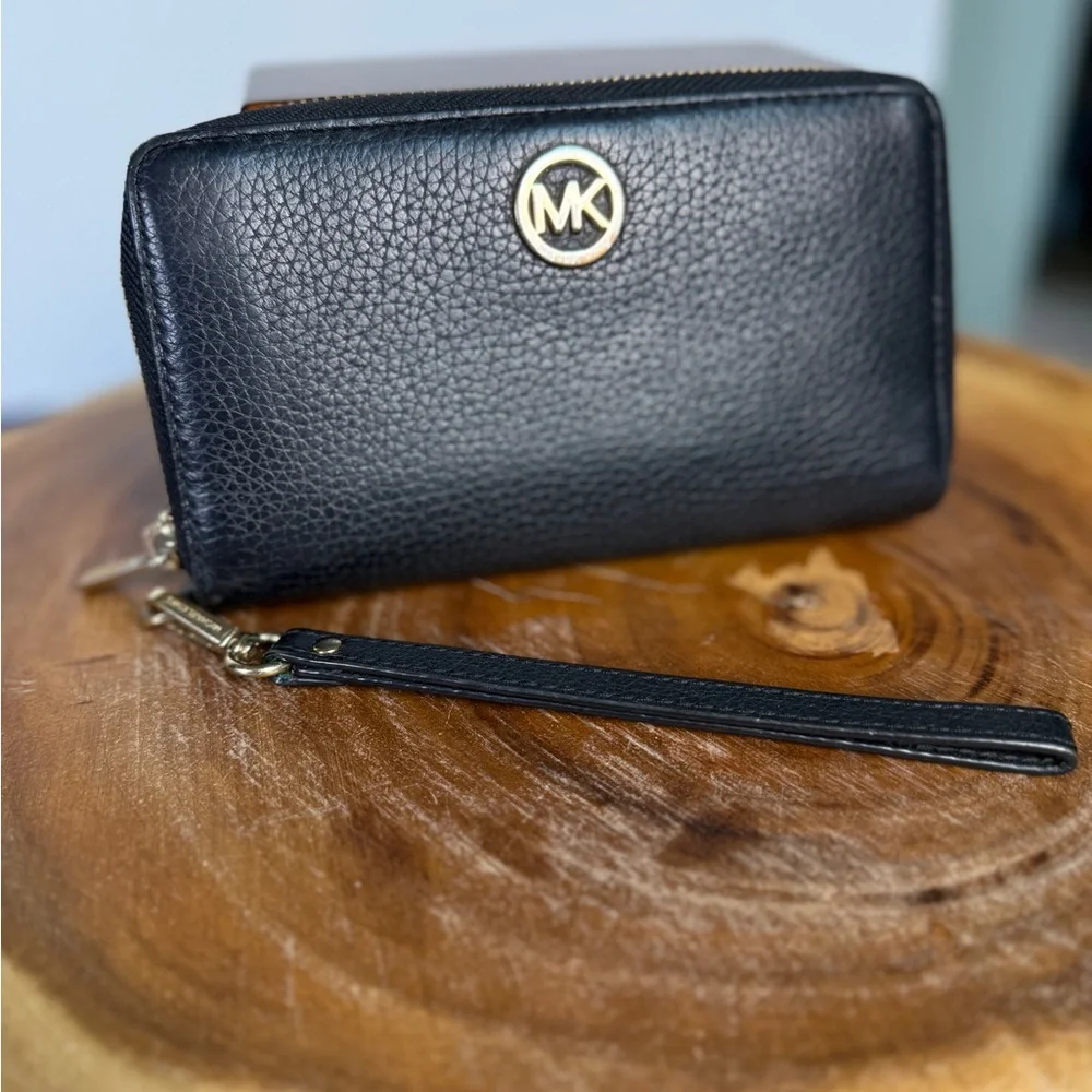 MICHAEL KORS Black Leather Hobo Shoulder Bag + Wallet | Gold Hardware EUC